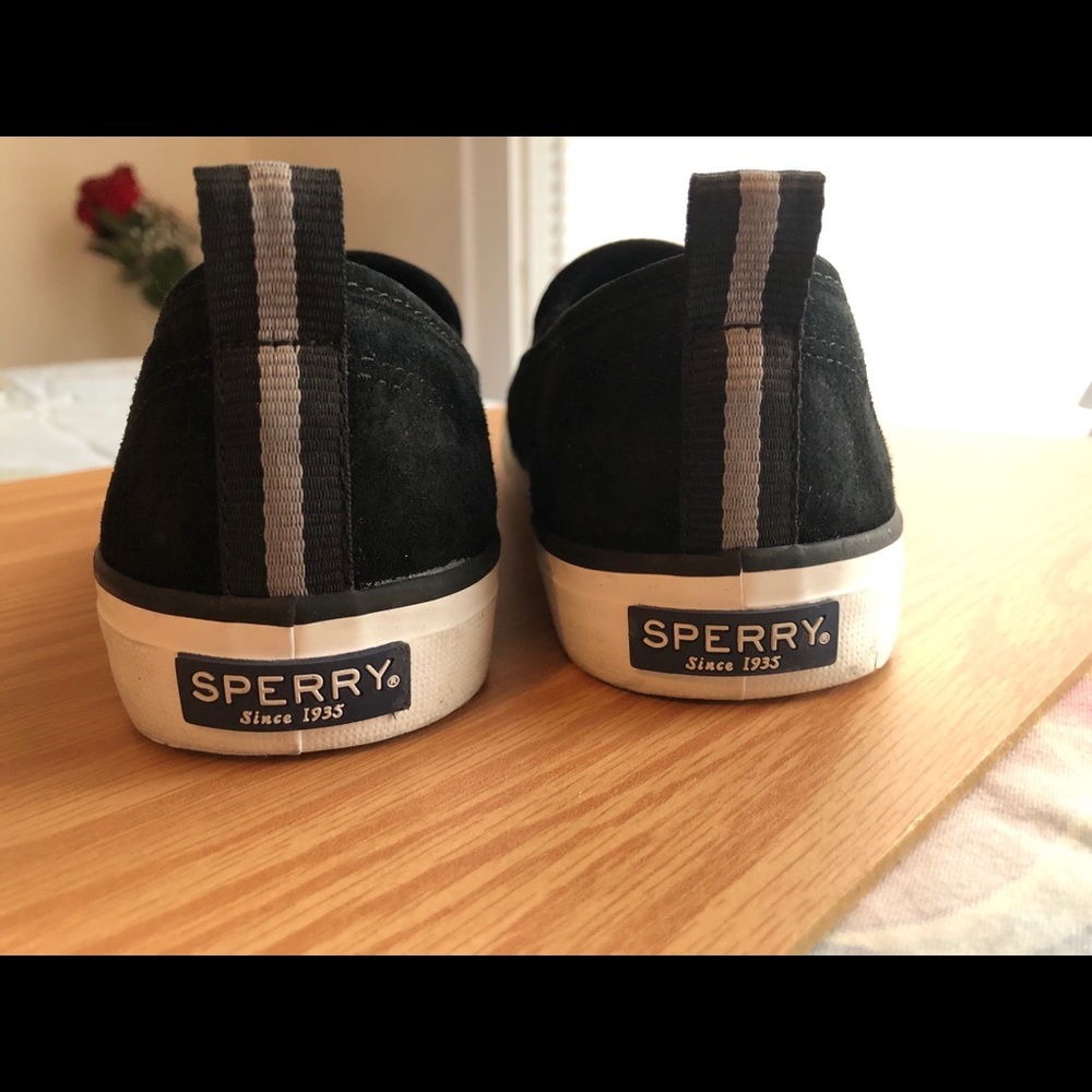 Sperry Seaside Perforated Slip-On Sneaker. Size 8.